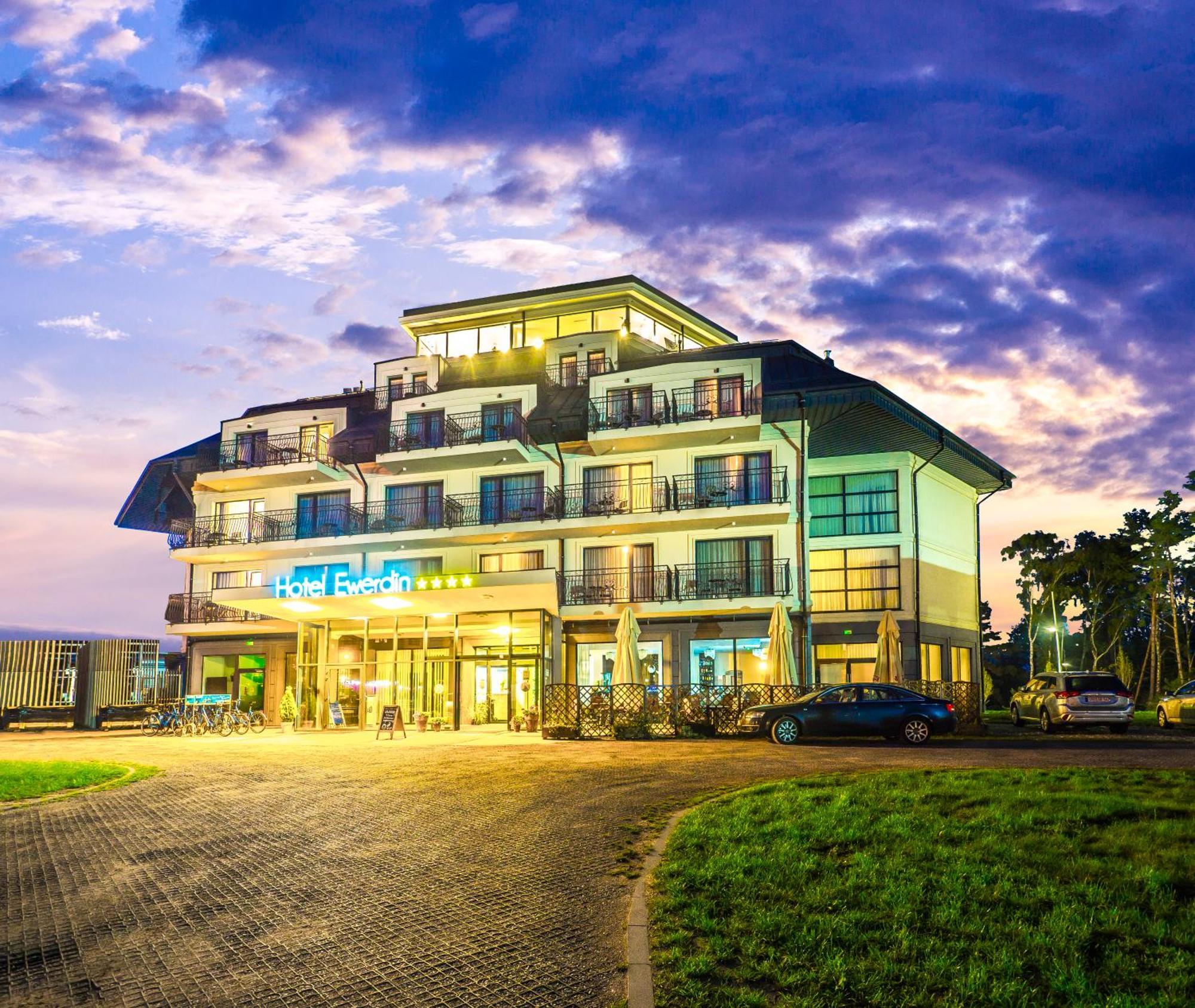 Hotel Ewerdin Swinoujscie Exterior photo